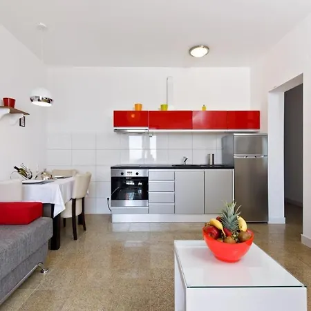 Apartment Beautiful For 3 Adults Next To The *