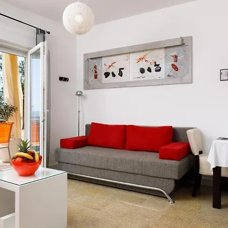 Apartment Beautiful For 3 Adults Next To The *